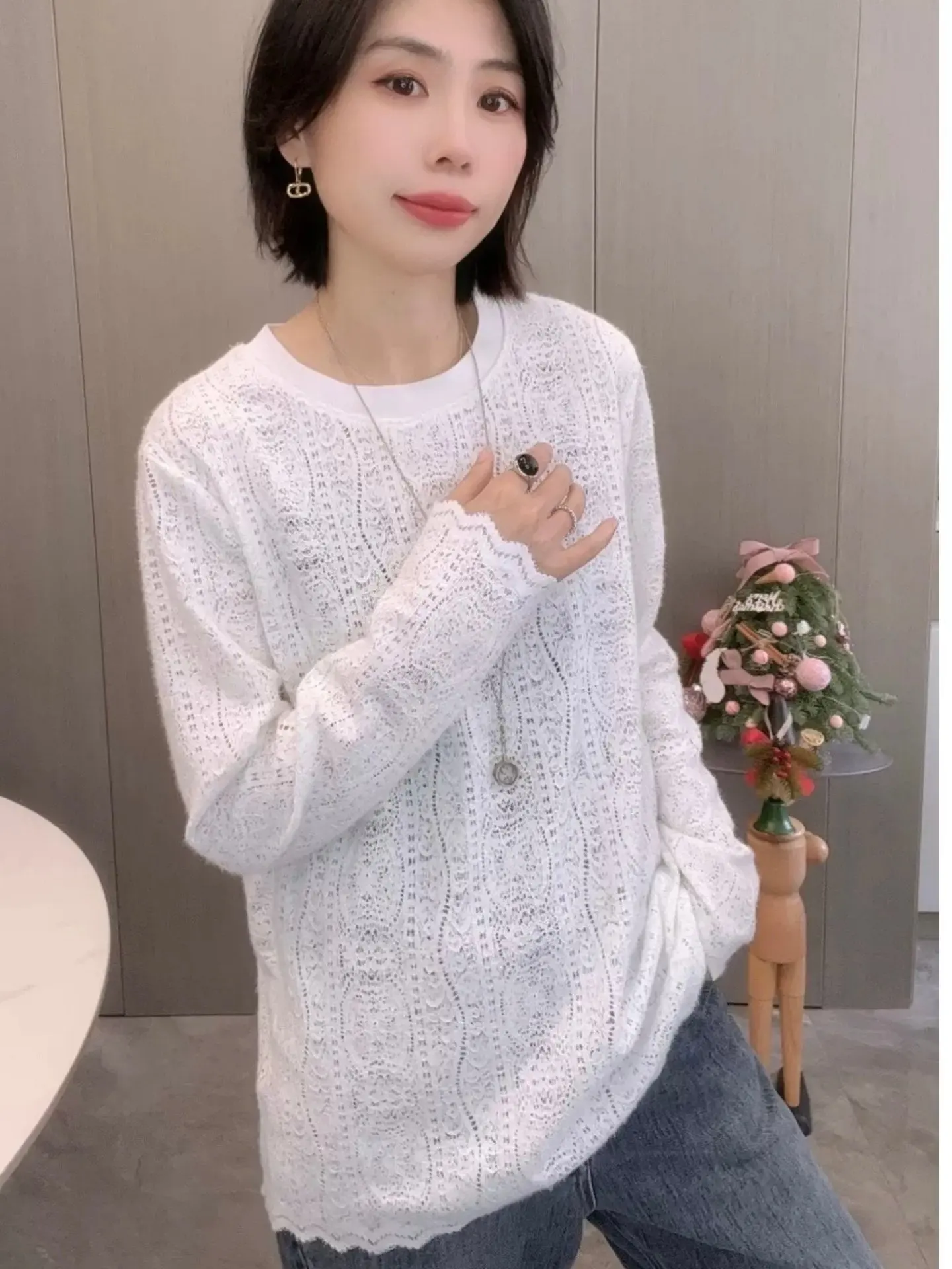 Korean Style round Neck Lace Shirt Women's Spring 2026 Slimming Versatile Fashionable Inner Wear Base Top Trendy
Korean Style round Neck Lace Shirt Women's Spring 2026 Slimming Versatile Fashionable Inner Wear Base Top Trendy