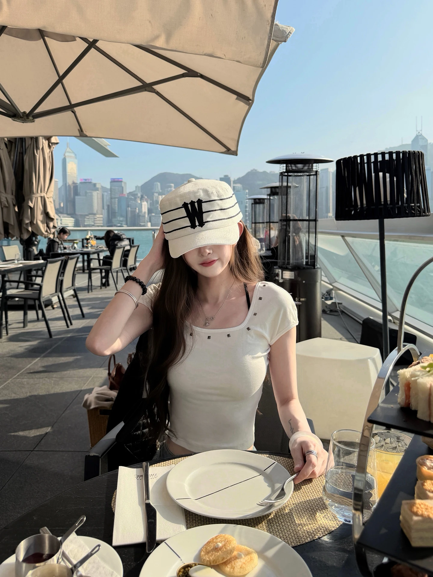 Cuitcuit Day Coast Spicy Girl Backless Shoulder T-Shirt Women's Waist Cinching Design Sense Rivet U-neck Top Short Sleeve
Cuitcuit Day Coast Spicy Girl Backless Shoulder T-Shirt Women's Waist Cinching Design Sense Rivet U-neck Top Short Sleeve