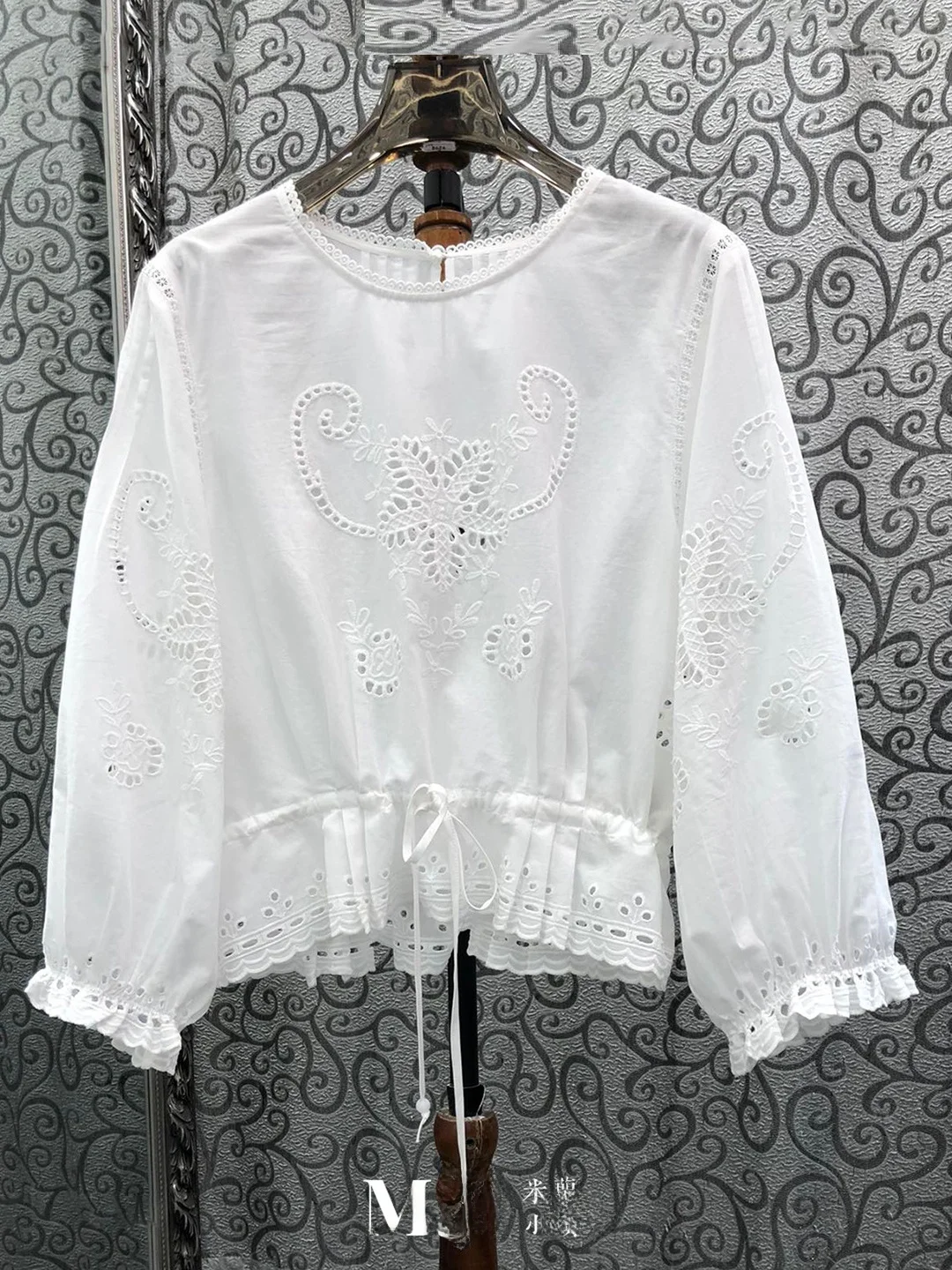 Milan Small Town South Oil Version European Style Drawstring Waist Tie Hollow Embroidery Overhead Top Women's Fashion
Milan Small Town South Oil Version European Style Drawstring Waist Tie Hollow Embroidery Overhead Top Women's Fashion