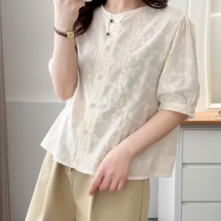 French Embroidery Short sleeved Blouse for Women New Summer Design with a Sense of Fashion Elegance
French Embroidery Short sleeved Blouse for Women New Summer Design with a Sense of Fashion Elegance