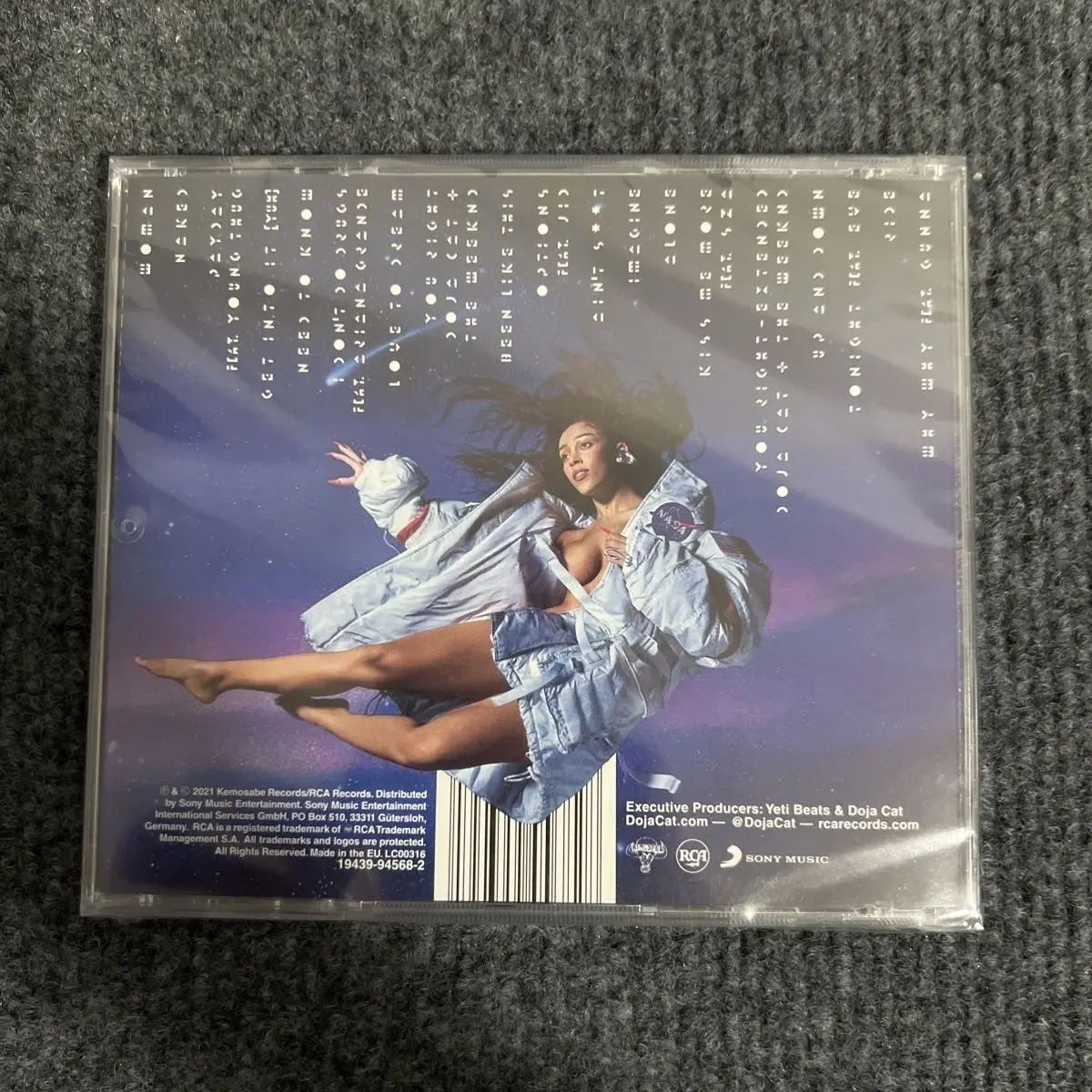 Doja Cat "Planet Her" CD Album | Female Rapper Hip-Hop R&B Pop Music Disc | 2021 Grammy-Nominated American Singer
Doja Cat "Planet Her" CD Album | Female Rapper Hip-Hop R&B Pop Music Disc | 2021 Grammy-Nominated American Singer