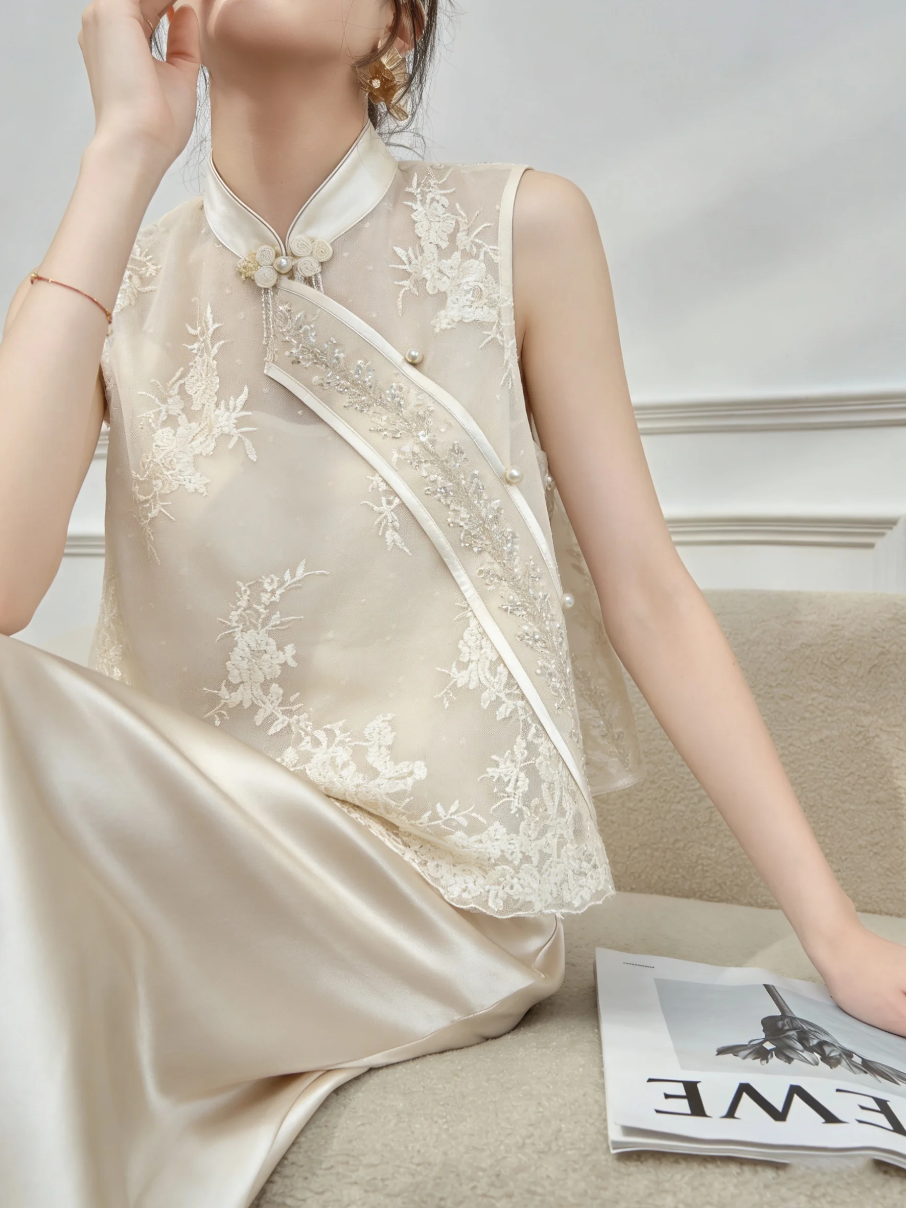 Elegant Summer Silk Mesh Embroidered Tank Dress Set Women's Fashion Loose Fit High Waist Button up Casual Outfit Two Piece Set
Elegant Summer Silk Mesh Embroidered Tank Dress Set Women's Fashion Loose Fit High Waist Button up Casual Outfit Two Piece Set