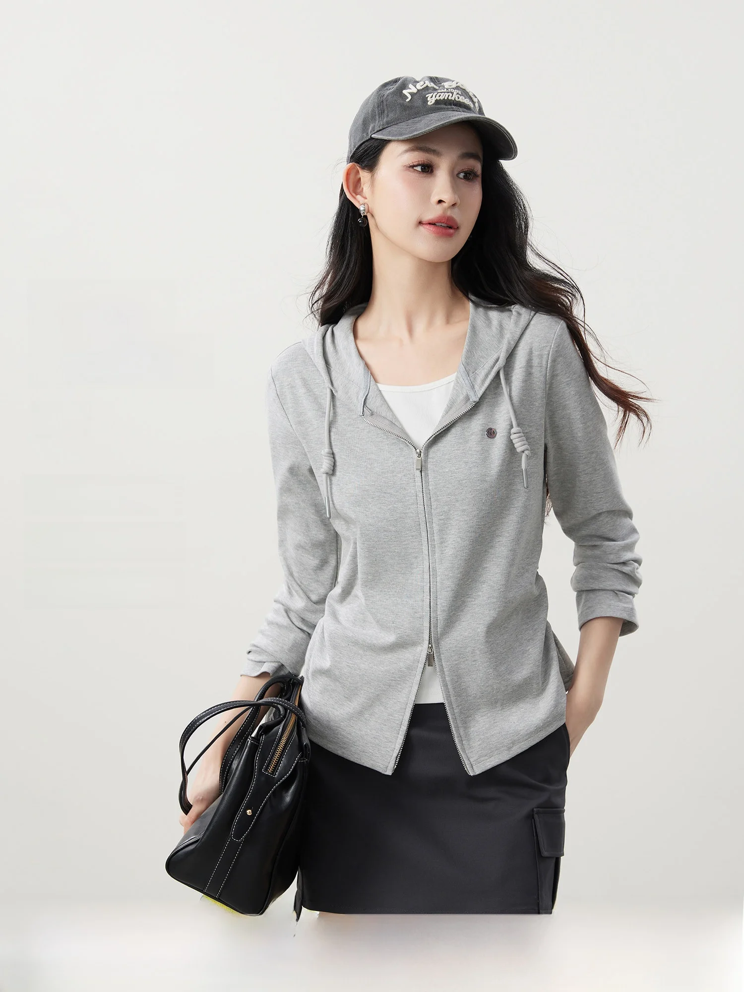 Elegant Hooded Cotton Sweatshirt Women's Short Sleeve Long Hoodie Spring Fashion Slim Fit Inner Wear Feels like Two Pieces
Elegant Hooded Cotton Sweatshirt Women's Short Sleeve Long Hoodie Spring Fashion Slim Fit Inner Wear Feels like Two Pieces