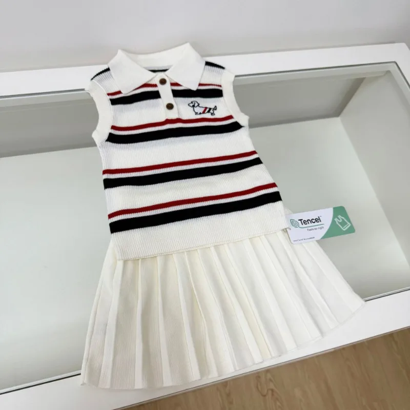 2025 Summer New Children's Lailisi Striped Knitted Polo Shirt Girls' College Style Sleeveless Pleated Skirt Set
2025 Summer New Children's Lailisi Striped Knitted Polo Shirt Girls' College Style Sleeveless Pleated Skirt Set