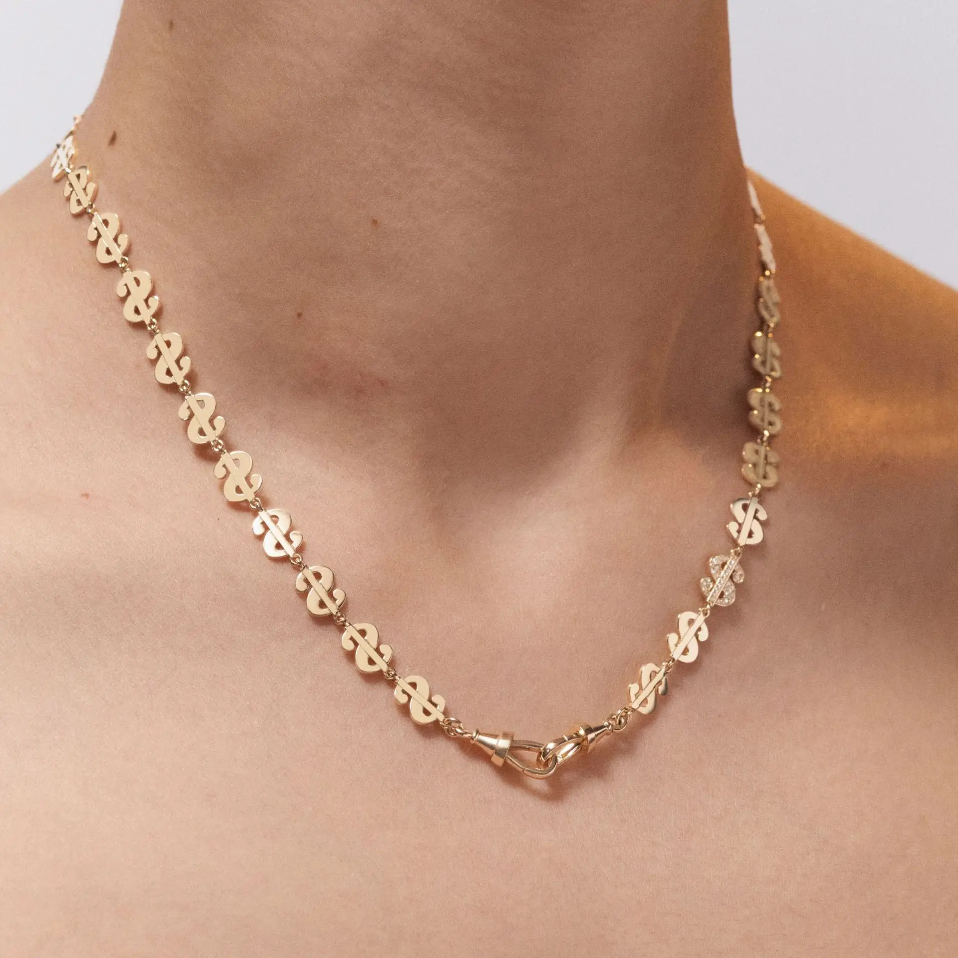 Trendy Money Symbol Bling CZ Clavicle Chain Minimal Light Luxury Men Women Hip Hop Accessory
Trendy Money Symbol Bling CZ Clavicle Chain Minimal Light Luxury Men Women Hip Hop Accessory