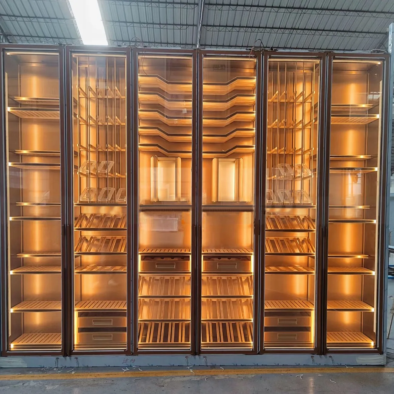 Винный шкаф Viphonya Industrial Modern из нержавеющей стали с постоянной температурой, на заказ, для использования в отелях
Винный шкаф Viphonya Industrial Modern из нержавеющей стали с постоянной температурой, на заказ, для использования в отелях