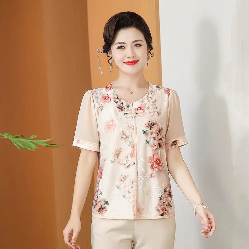 New Women's Spliced round Neck Printed Plate Button Seven-point Chinese Style T-shirt Top 
New Women's Spliced round Neck Printed Plate Button Seven-point Chinese Style T-shirt Top