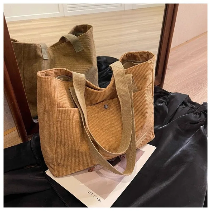 Popular retro canvas bag for women, single shoulder large capacity bag, women's 2025 new fashionable handbag, student tote bag
Popular retro canvas bag for women, single shoulder large capacity bag, women's 2025 new fashionable handbag, student tote bag