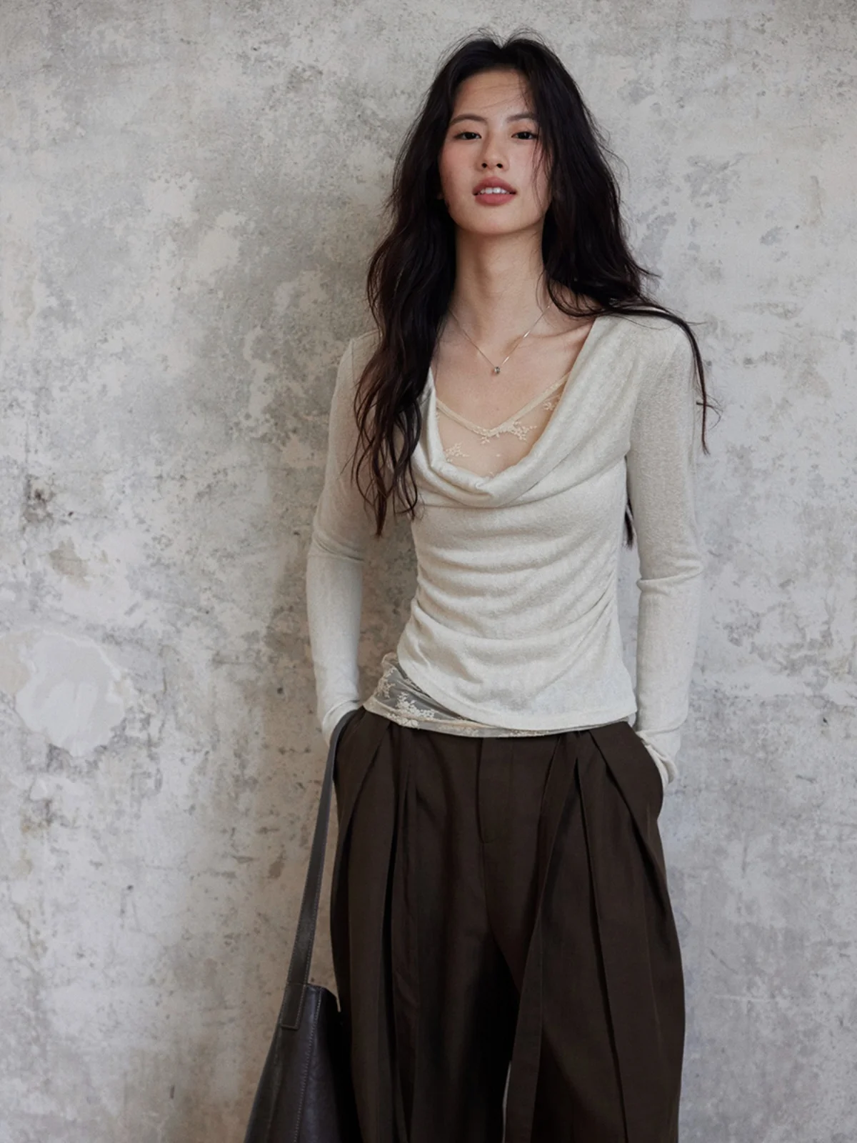 Ele Long Sve V-Ne Lace Knitted Top Women's Faion Spring 2026 Design by Er Yang Qing Commute Sle Slim Fit
Ele Long Sve V-Ne Lace Knitted Top Women's Faion Spring 2026 Design by Er Yang Qing Commute Sle Slim Fit