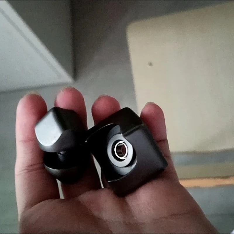 Professional Stress Spinner Colorful Metal Silent Smooth Rotation All Ages Perfect Small Gift Choice
Professional Stress Spinner Colorful Metal Silent Smooth Rotation All Ages Perfect Small Gift Choice