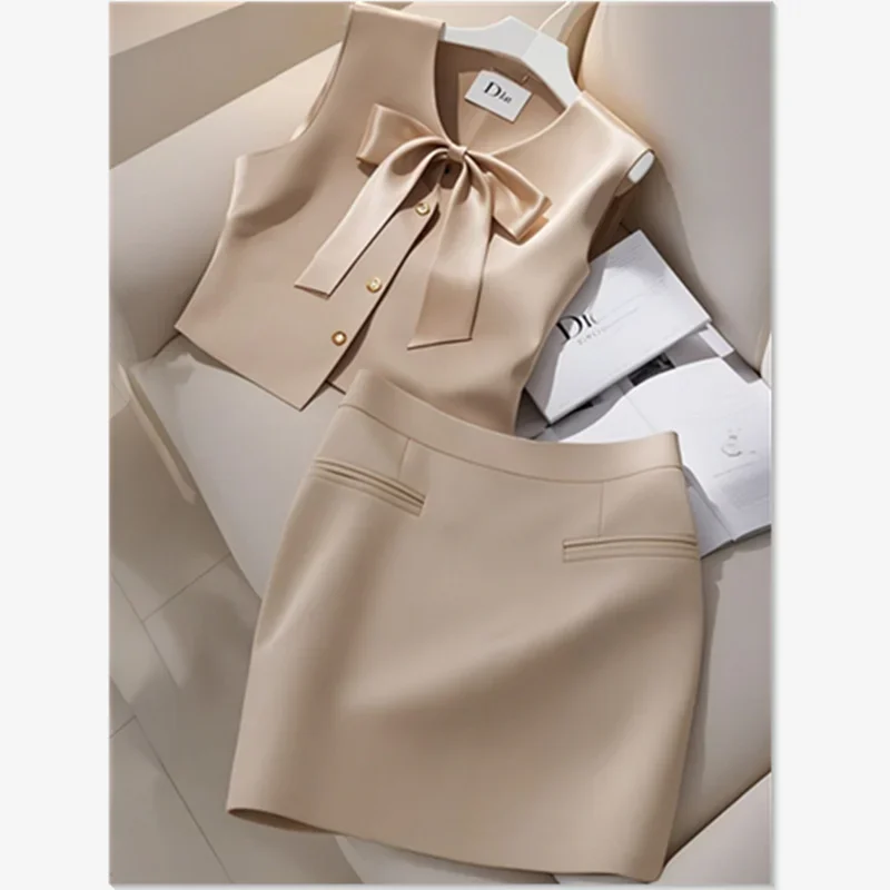 New Fashion Office Lady Women's Two Pieces Set Elegant Sweet Bow Sleeveless Vest Top + Slim Mini Skirt Formal Suit Outfits
New Fashion Office Lady Women's Two Pieces Set Elegant Sweet Bow Sleeveless Vest Top + Slim Mini Skirt Formal Suit Outfits