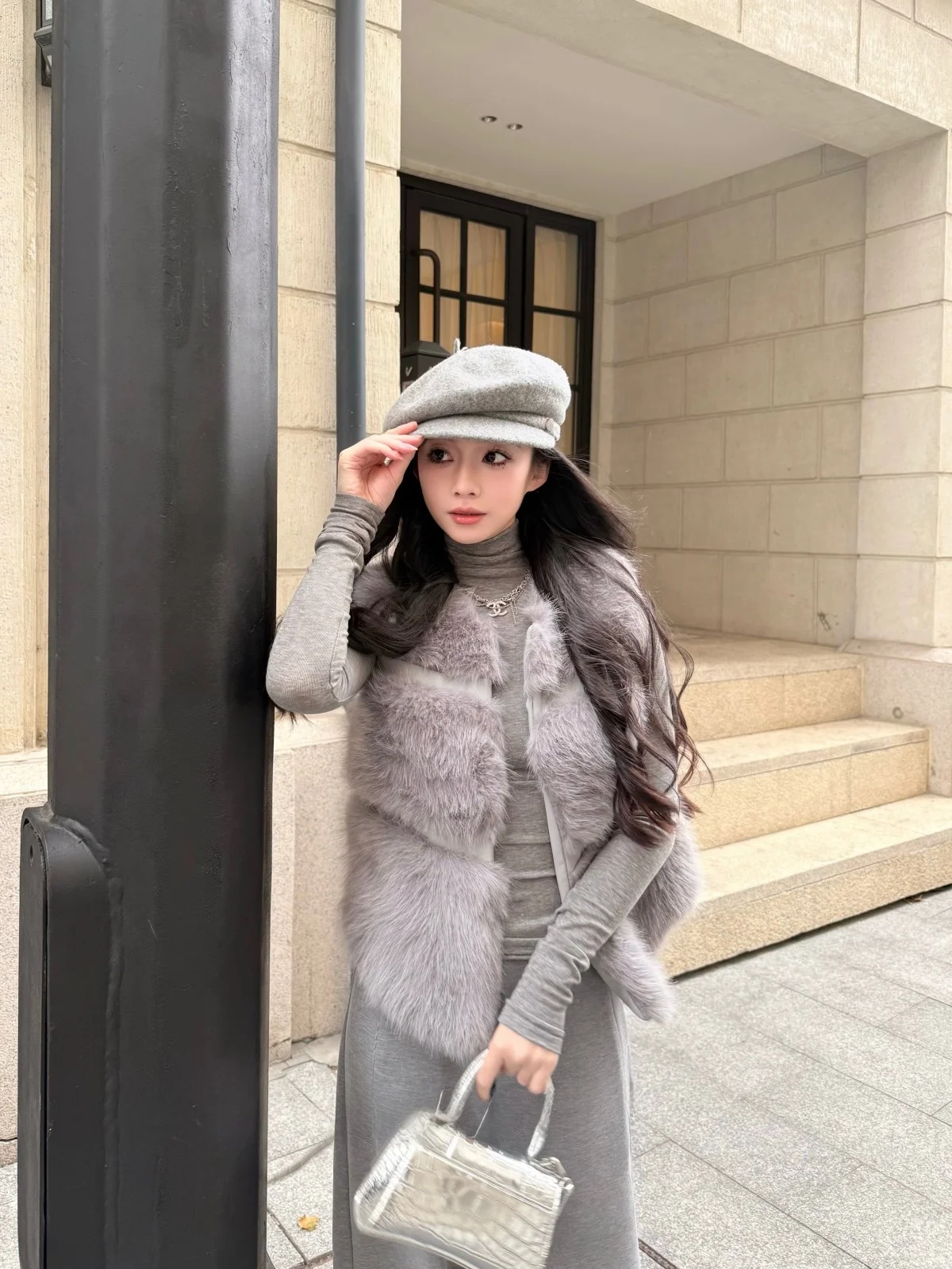 Женский теплый жилет из искусственного меха SIMONA Moonlight: нежный корейский стиль, экологичный, уютный меховой топ
Женский теплый жилет из искусственного меха SIMONA Moonlight: нежный корейский стиль, экологичный, уютный меховой топ