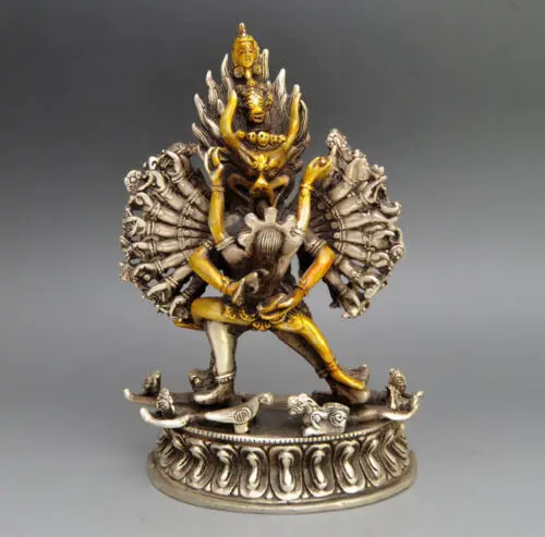 18 Cm */Koleksi Pekerjaan Tangan Lama Patung Buddha Yamantaka Berukir Perak Tibet
18 Cm */Koleksi Pekerjaan Tangan Lama Patung Buddha Yamantaka Berukir Perak Tibet