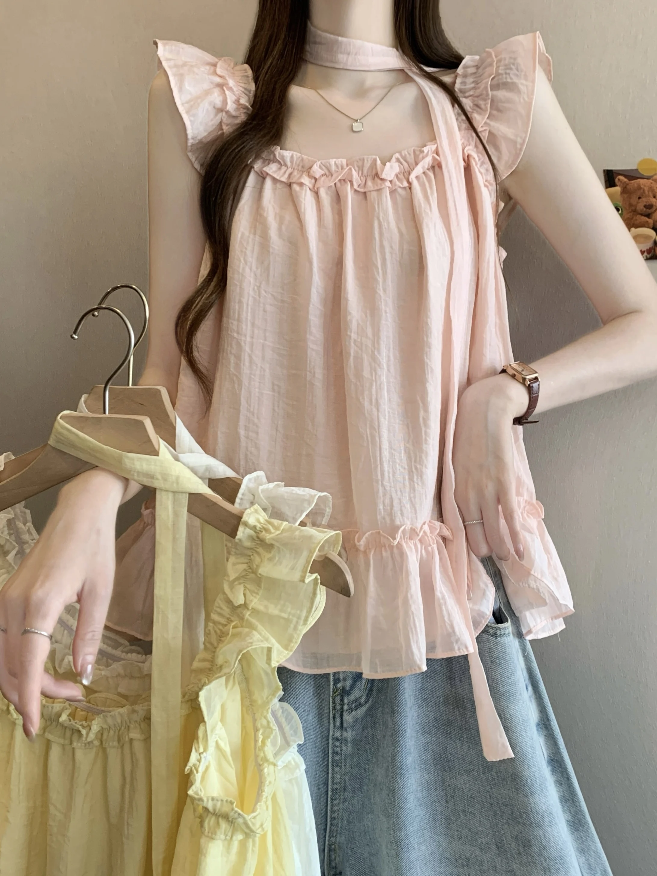 Sweet And Spicy Girl Style Loose Sleeveless Summer 2026 New Fashion Korean Version Women's Blouse with Lace Hem And Short Sle...
Sweet And Spicy Girl Style Loose Sleeveless Summer 2026 New Fashion Korean Version Women's Blouse with Lace Hem And Short Sle...