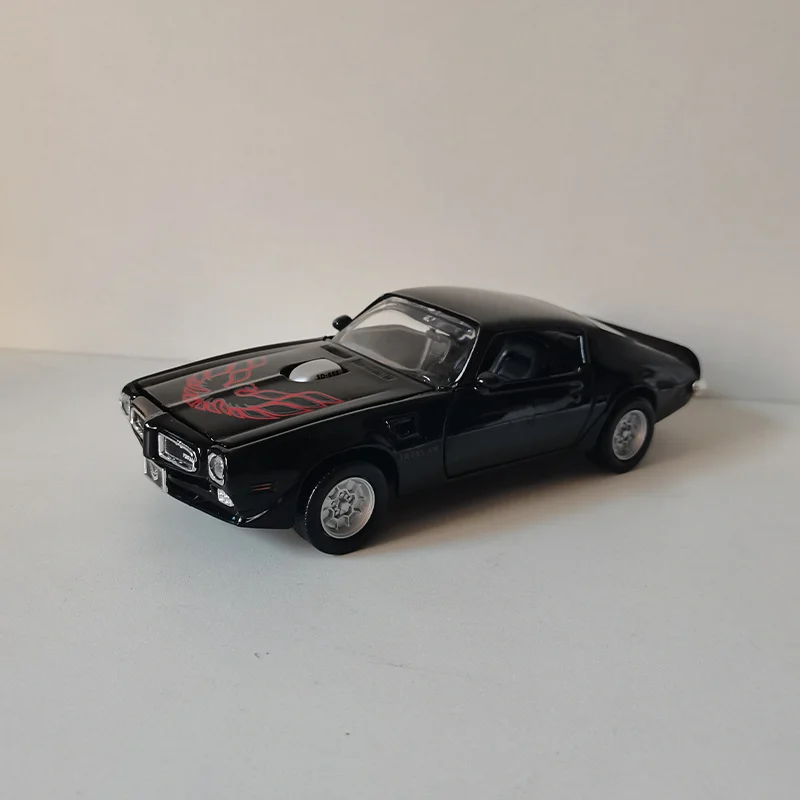MOTORMAX масштаб 1:24 сплав 1973, Pontiac Firebird Trans AM, литой под давлением миниатюрный игрушечный автомобиль, имитация классической модели, коллекционный сувенир
MOTORMAX масштаб 1:24 сплав 1973, Pontiac Firebird Trans AM, литой под давлением миниатюрный игрушечный автомобиль, имитация классической модели, коллекционный сувенир