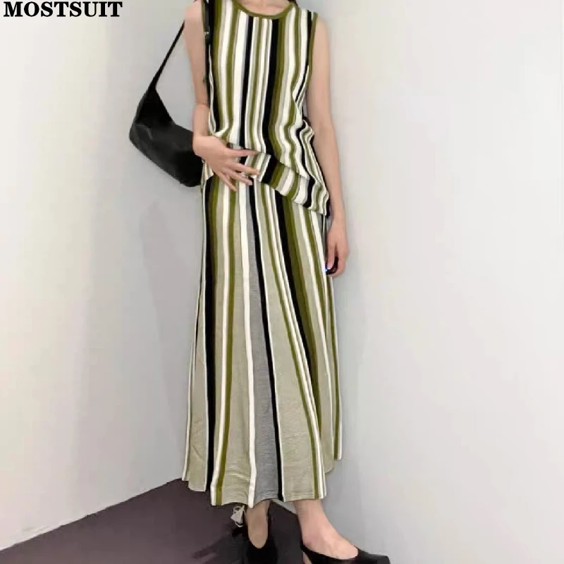 Women Knitted 2 Piece Skirt Set 2025 Summer Sleeveless Vest + A-line Pleated Skirt Outfits Elegant Fashion Ladies Matching Sets
Women Knitted 2 Piece Skirt Set 2025 Summer Sleeveless Vest + A-line Pleated Skirt Outfits Elegant Fashion Ladies Matching Sets