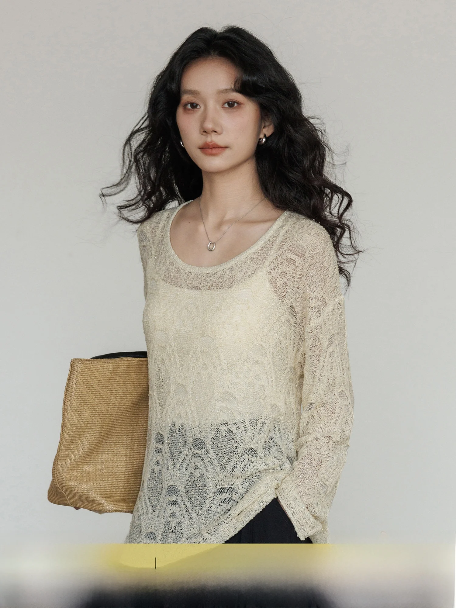 Spring round Neck Long Sleeve Knitted Women's Lace Design Hollow out Airy Sunshade Lazy Top Casual Loose Fit Knitwear
Spring round Neck Long Sleeve Knitted Women's Lace Design Hollow out Airy Sunshade Lazy Top Casual Loose Fit Knitwear