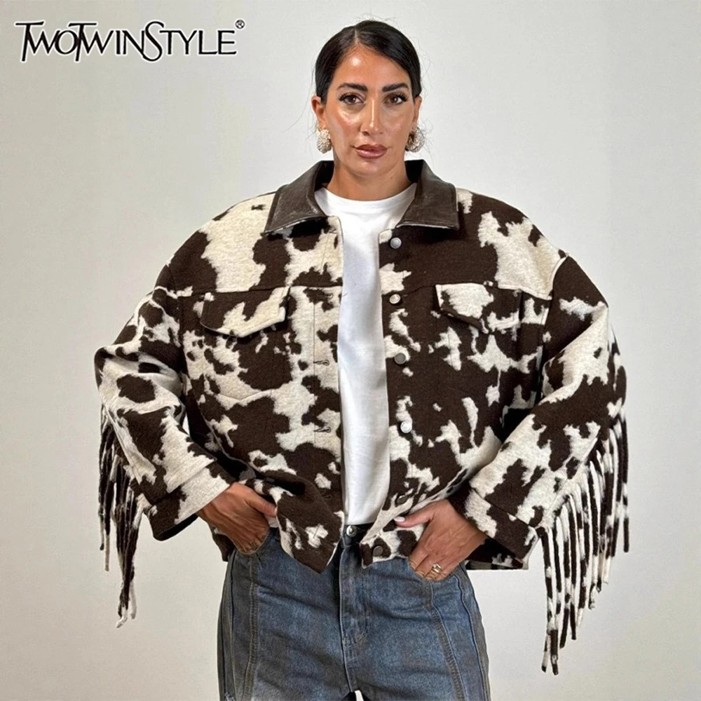 TWOTWINSTYLE Colorblock Spliced Tassel Coat for Women Lapel Long Sleeve Patchwork Pocket Loose Basic Jacket Female Fashion Style
TWOTWINSTYLE Colorblock Spliced Tassel Coat for Women Lapel Long Sleeve Patchwork Pocket Loose Basic Jacket Female Fashion Style