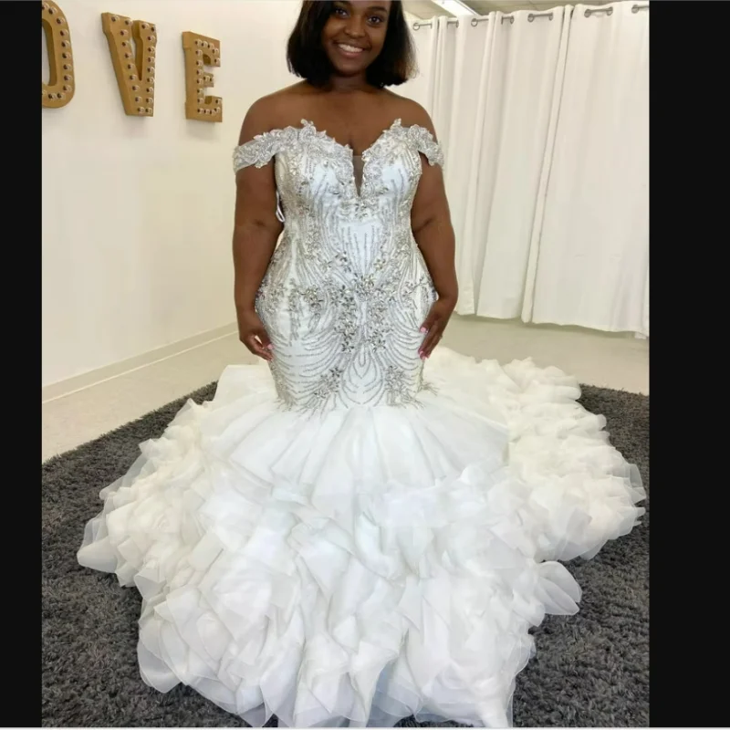 Customized Off the Shoulder Sparkly Beads Crystals Luxury Wedding Dress Vestido De Novia Mermaid Cascading Ruffles Bridal Gowns
Customized Off the Shoulder Sparkly Beads Crystals Luxury Wedding Dress Vestido De Novia Mermaid Cascading Ruffles Bridal Gowns