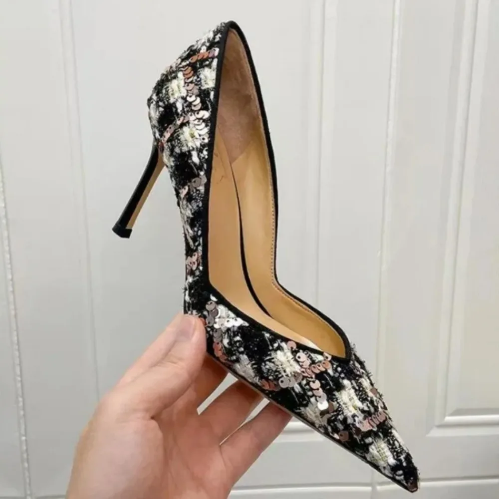 2025 Spicy Girls Rock Roll Steel Pipe Dance Sequins High Heels Fashion New Black Silver Runway Show Wedding Women Shoes
2025 Spicy Girls Rock Roll Steel Pipe Dance Sequins High Heels Fashion New Black Silver Runway Show Wedding Women Shoes