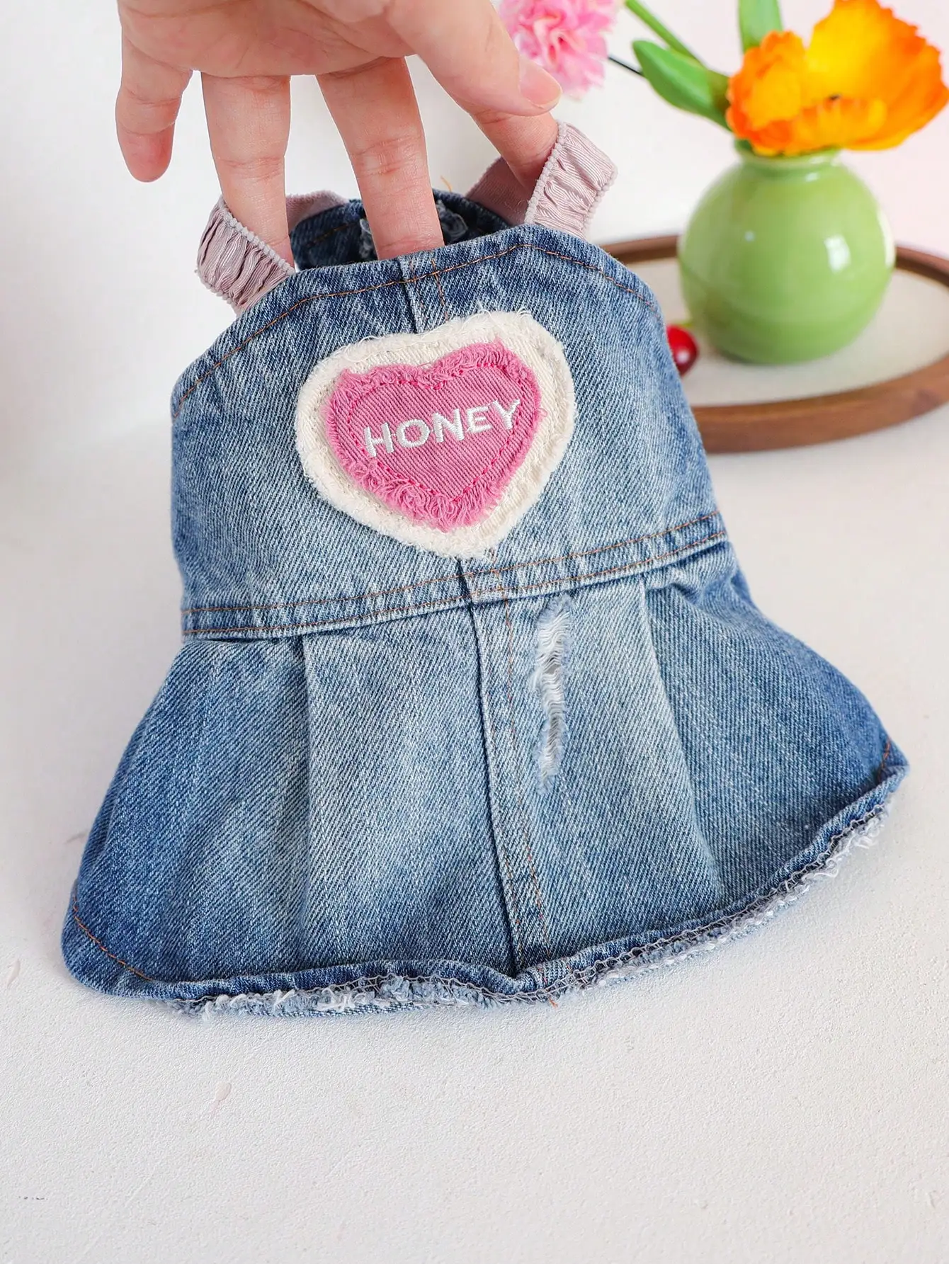 1pc Pet Dress, Cat And Dog Universal Clothes, Cute Embroidered Love Suspender Dress, Retro Blue Dress
1pc Pet Dress, Cat And Dog Universal Clothes, Cute Embroidered Love Suspender Dress, Retro Blue Dress