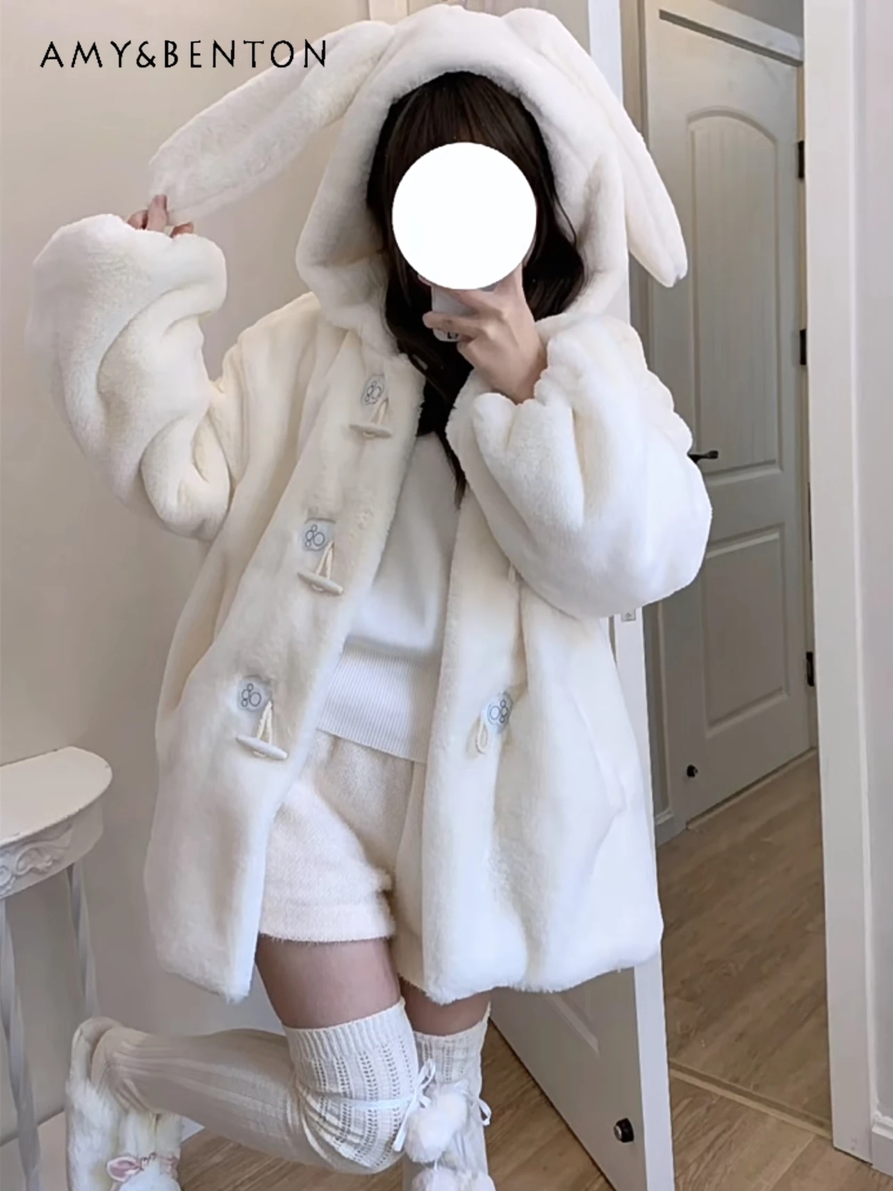 Cute Rabbit Ears Hooded Lolita Plush Jacket Women Autumn Winter New Thickened Warm Corner Buckle Mid-length Plush Jacket Student
Cute Rabbit Ears Hooded Lolita Plush Jacket Women Autumn Winter New Thickened Warm Corner Buckle Mid-length Plush Jacket Student