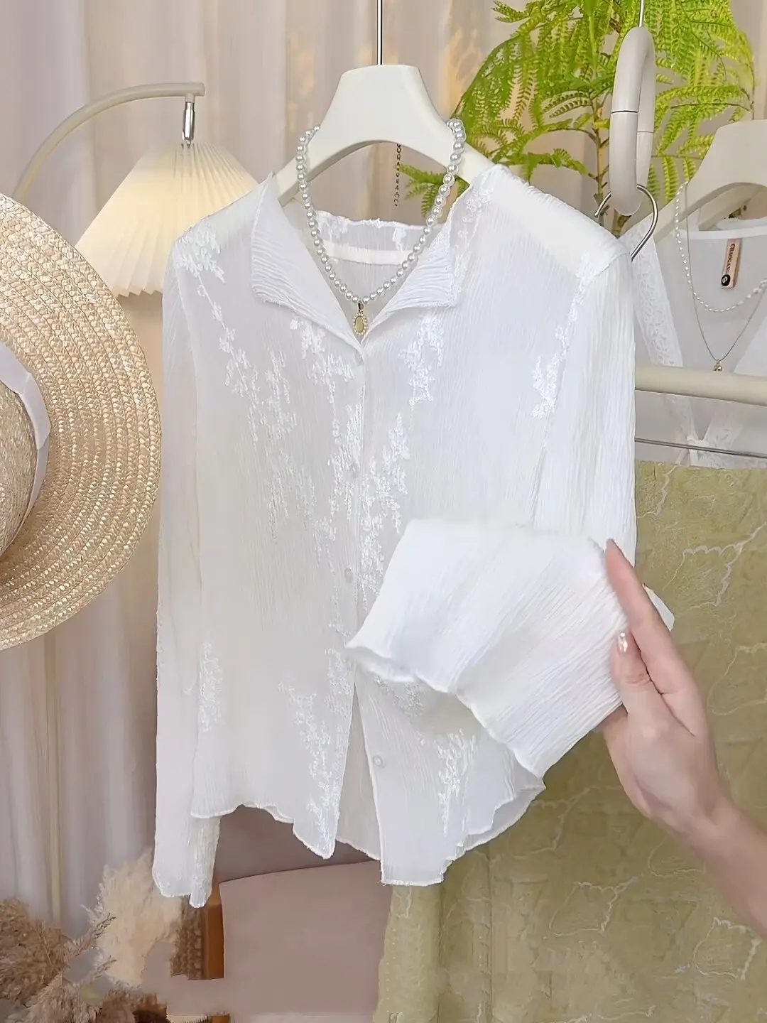White Lace V-Neck Long Sleeve Women's Shirt Summer Slimming Sun Protection Thin Cardigan French Style Loose Fit Citywalk
White Lace V-Neck Long Sleeve Women's Shirt Summer Slimming Sun Protection Thin Cardigan French Style Loose Fit Citywalk