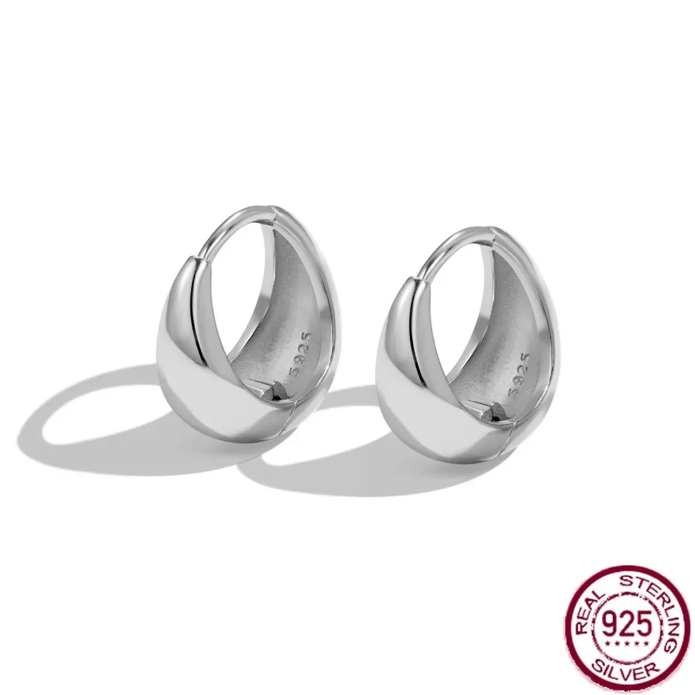Новые серьги-гвоздики из чистого серебра S925 с ощущением толщины, модные, универсальные, повседневные легкие роскошные дизайны и свадебные украшения.
Новые серьги-гвоздики из чистого серебра S925 с ощущением толщины, модные, универсальные, повседневные легкие роскошные дизайны и свадебные украшения.