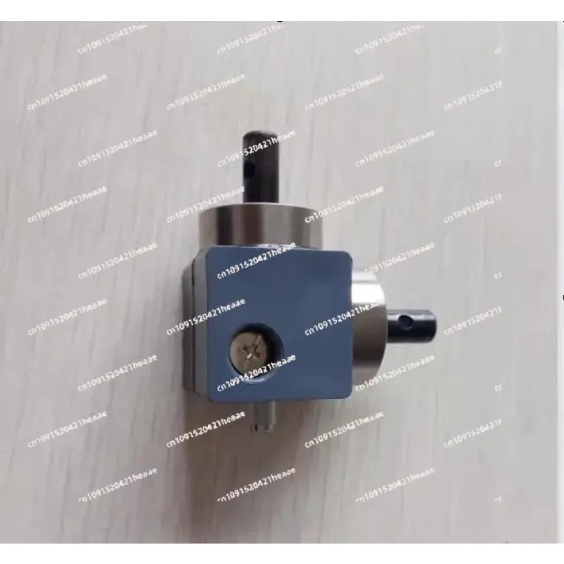 Suitable for 1pcs 90 Degree Reversing Angle Right Angle Steering Small Bevel Gear Box, Bevel Gear Ratio 1:1
Suitable for 1pcs 90 Degree Reversing Angle Right Angle Steering Small Bevel Gear Box, Bevel Gear Ratio 1:1