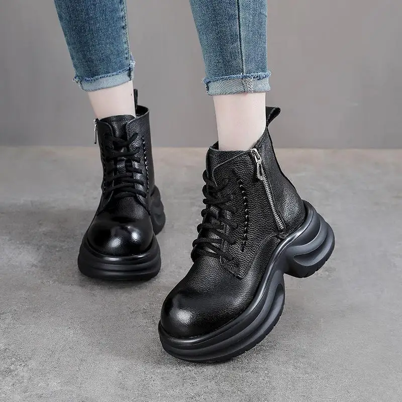High-Top Boots Thick Bottom Genuine Leather Motorcycle Style Side Zipper Retro Platform Summer Fashion Women's Boots
High-Top Boots Thick Bottom Genuine Leather Motorcycle Style Side Zipper Retro Platform Summer Fashion Women's Boots