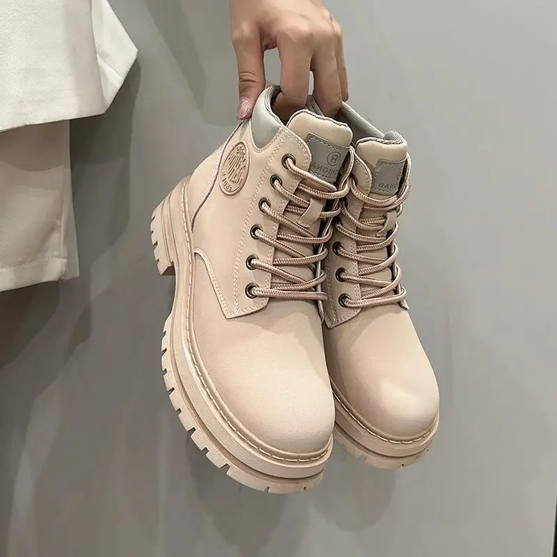 Women's Boots Increased Height Inner Leather Thick Bottom Short Boots Kick Proof Yellow Boots Casual Low Cut Rubber
Women's Boots Increased Height Inner Leather Thick Bottom Short Boots Kick Proof Yellow Boots Casual Low Cut Rubber