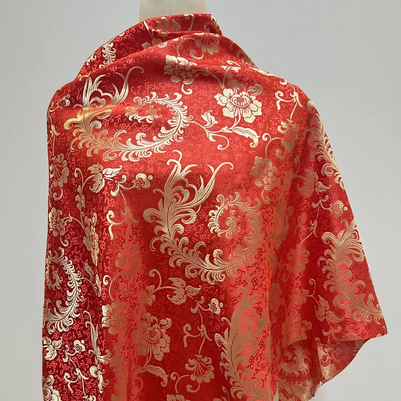 Предварительно вырезанная красная и золотая цветочная жаккардовая парча с павлиньими перьями, сложная вышитая парча для театральных костюмов, обивка, шитье своими руками
Предварительно вырезанная красная и золотая цветочная жаккардовая парча с павлиньими перьями, сложная вышитая парча для театральных костюмов, обивка, шитье своими руками