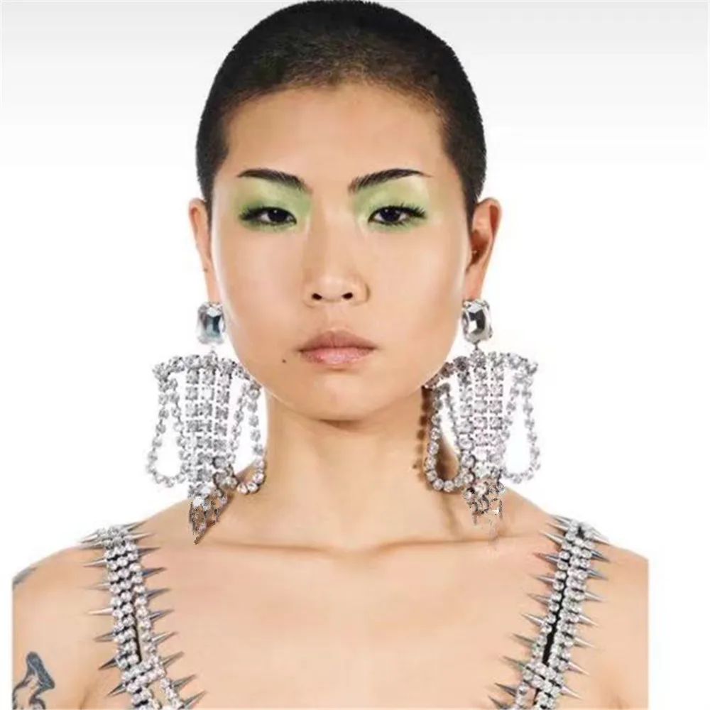 2022 Luxury Rhinestone Big Size Spike Chandelier Earrings Statement Jewelry for Women Crystal Long Tassel Drop Dangle Earrings
2022 Luxury Rhinestone Big Size Spike Chandelier Earrings Statement Jewelry for Women Crystal Long Tassel Drop Dangle Earrings