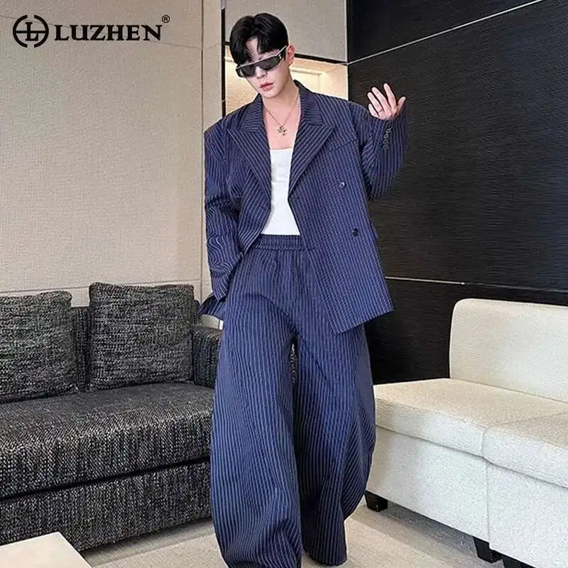LUZHEN модный элегантный пиджак в полоску с принтом, пальто, свободные прямые широкие повседневные брюки, мужские весенние комплекты из двух предметов 2025, LZ8414
LUZHEN модный элегантный пиджак в полоску с принтом, пальто, свободные прямые широкие повседневные брюки, мужские весенние комплекты из двух предметов 2025, LZ8414