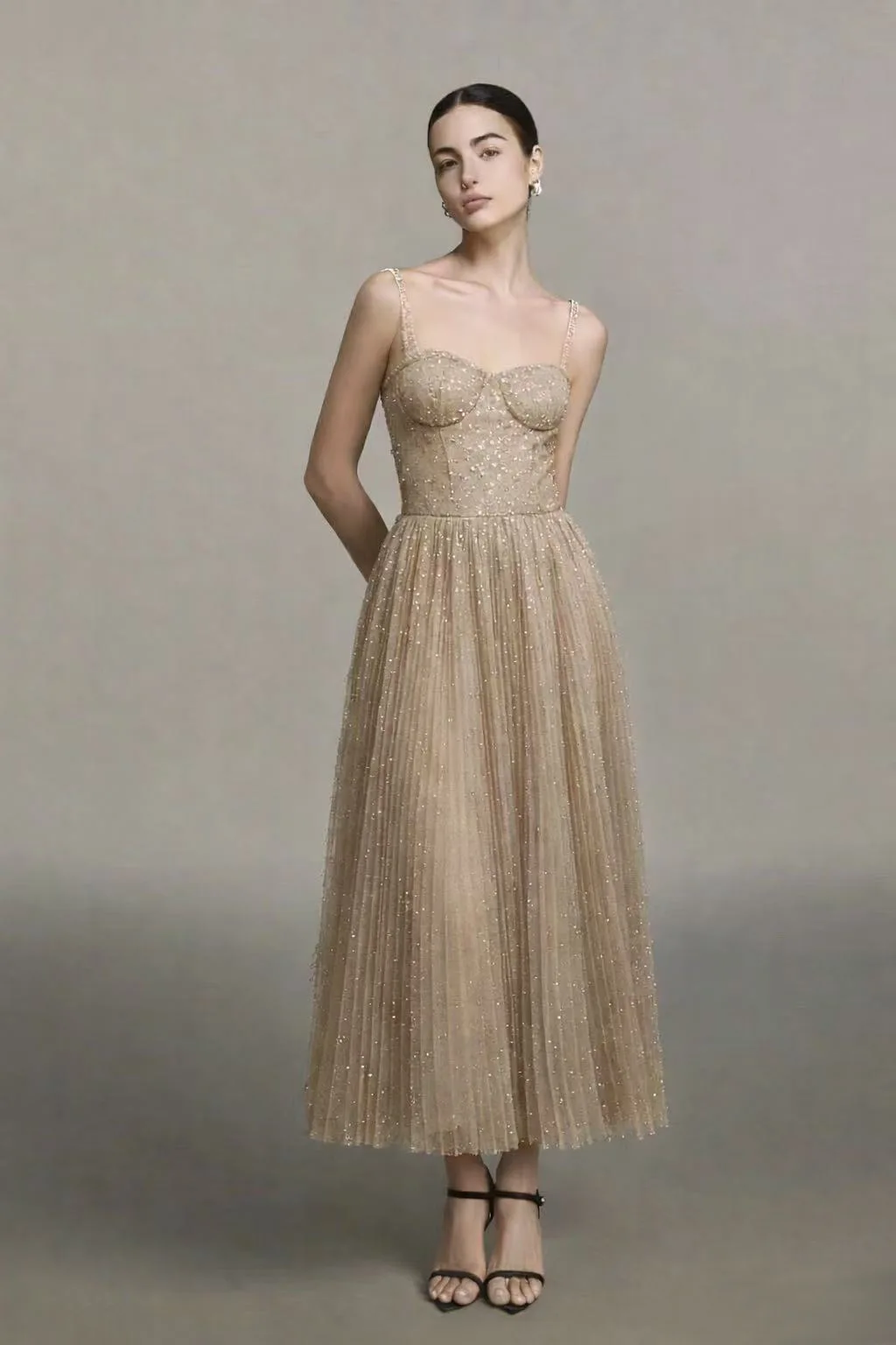 High Quality Sequin Mesh Camisole Dresses Spring Women Sleeveless Big Swing Dress High Waist Chest Hugging Knee Length Dress
High Quality Sequin Mesh Camisole Dresses Spring Women Sleeveless Big Swing Dress High Waist Chest Hugging Knee Length Dress