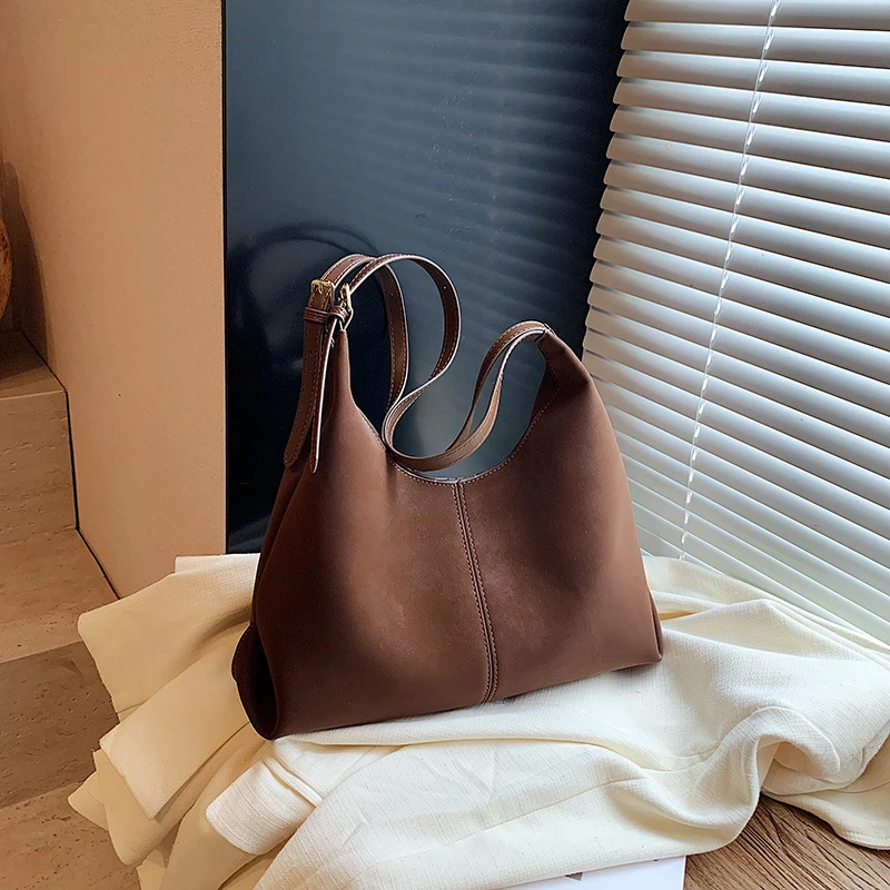 Sense of Luxury Classic Style Faux Suede Square Shoulder & Handbags Solid High Quality Large Capacity Women's Tote Bags 2025 New
Sense of Luxury Classic Style Faux Suede Square Shoulder & Handbags Solid High Quality Large Capacity Women's Tote Bags 2025 New