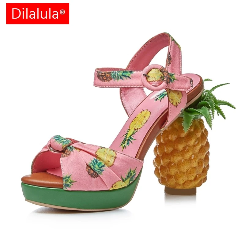 Dilalula 2026 Unique Super High Heel Sandals Women Peep Toe Pineapple Print Party Shoes Women Strange Pineapple Heels Sandals
Dilalula 2026 Unique Super High Heel Sandals Women Peep Toe Pineapple Print Party Shoes Women Strange Pineapple Heels Sandals