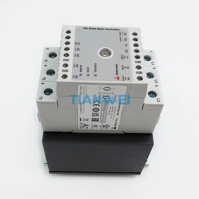 RGC2P60V40C1DM Швейцария Carlo Gavazzi 100% новое и оригинальное твердотельное реле SSR
RGC2P60V40C1DM Швейцария Carlo Gavazzi 100% новое и оригинальное твердотельное реле SSR