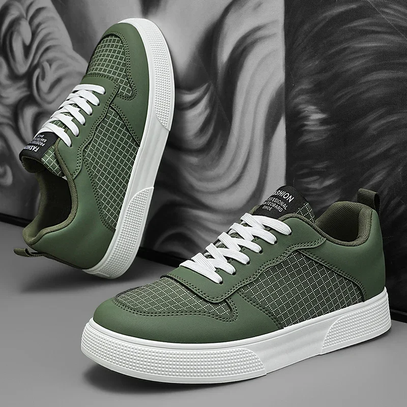 New anti-slip and wear-resistant white sneakers for men in summer, trendy and versatile sports and casual sneakers
New anti-slip and wear-resistant white sneakers for men in summer, trendy and versatile sports and casual sneakers
