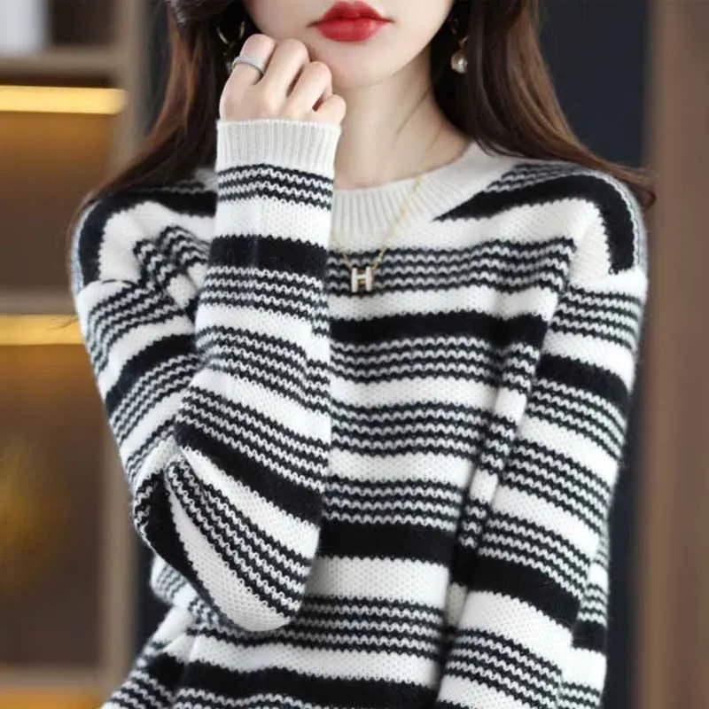 Female Autumn Winter New Stripe Color Block Pullover Knitted Sweater Women Loose Fit Thicken Lazy Style Knitted Pullover Sweater
Female Autumn Winter New Stripe Color Block Pullover Knitted Sweater Women Loose Fit Thicken Lazy Style Knitted Pullover Sweater