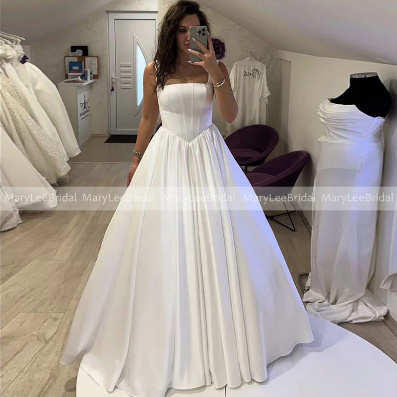 Square Neck Ball Gown Wedding Dress with Straps Customized Exposed Boning Basque Waist Princess Bridal Dress vestidos de novia
Square Neck Ball Gown Wedding Dress with Straps Customized Exposed Boning Basque Waist Princess Bridal Dress vestidos de novia