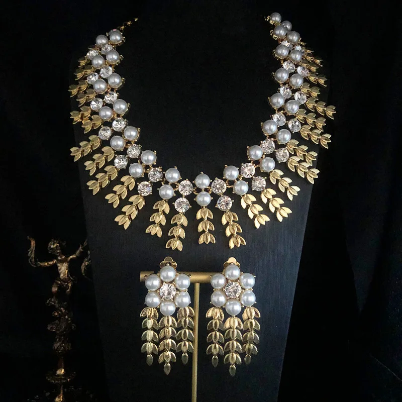 Французские винтажные ювелирные изделия для тяжелой промышленности с кисточками в дворцовом стиле, роскошные модные украшения, гиперболические элегантные Aretes De Mujer
Французские винтажные ювелирные изделия для тяжелой промышленности с кисточками в дворцовом стиле, роскошные модные украшения, гиперболические элегантные Aretes De Mujer