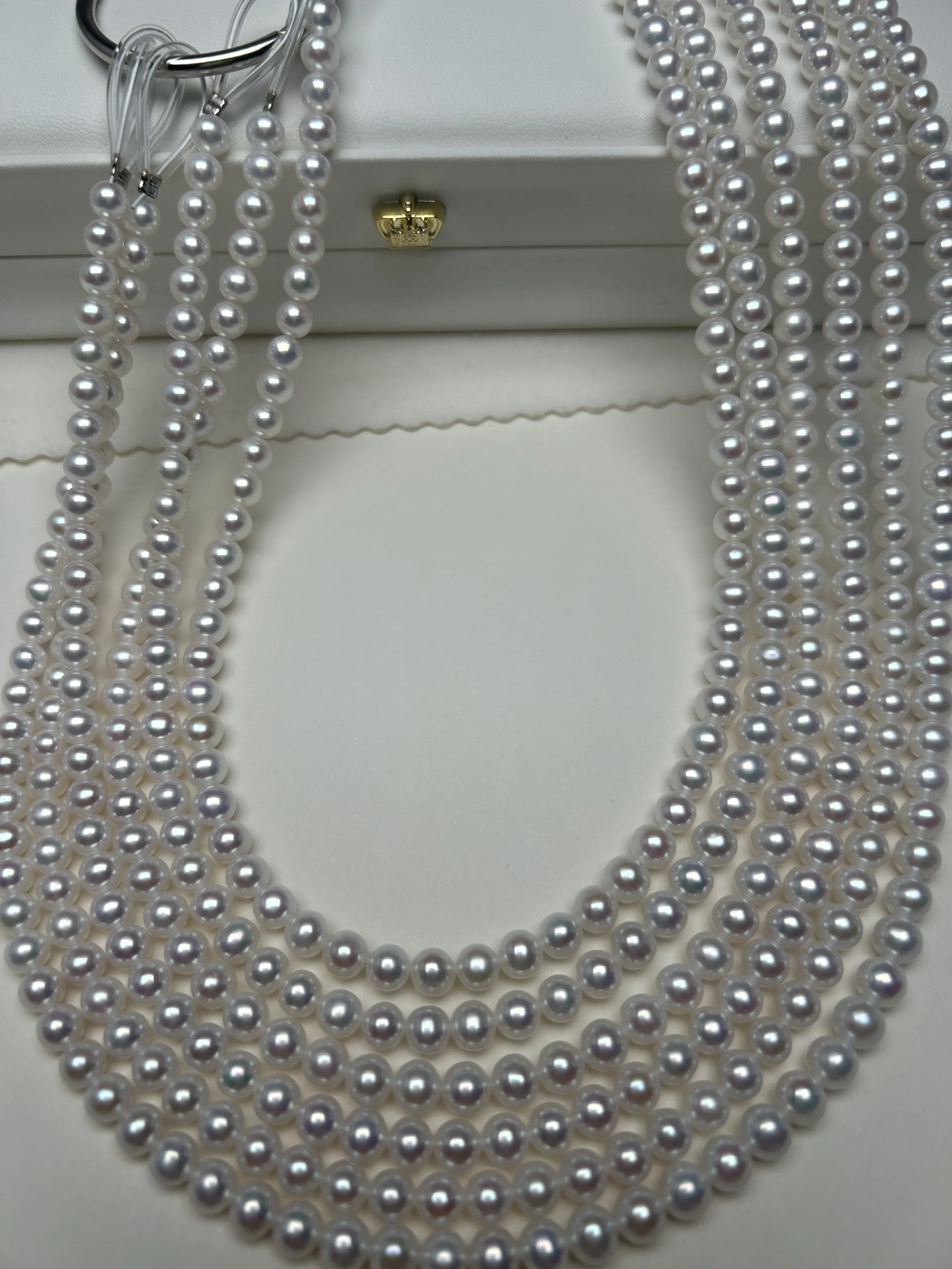 High Quality AAAAA Grade Lustrous Natural Freshwater Pearl Necklace 5-6 Inches Nearly round Elegant Holiday Banquet Gift
High Quality AAAAA Grade Lustrous Natural Freshwater Pearl Necklace 5-6 Inches Nearly round Elegant Holiday Banquet Gift