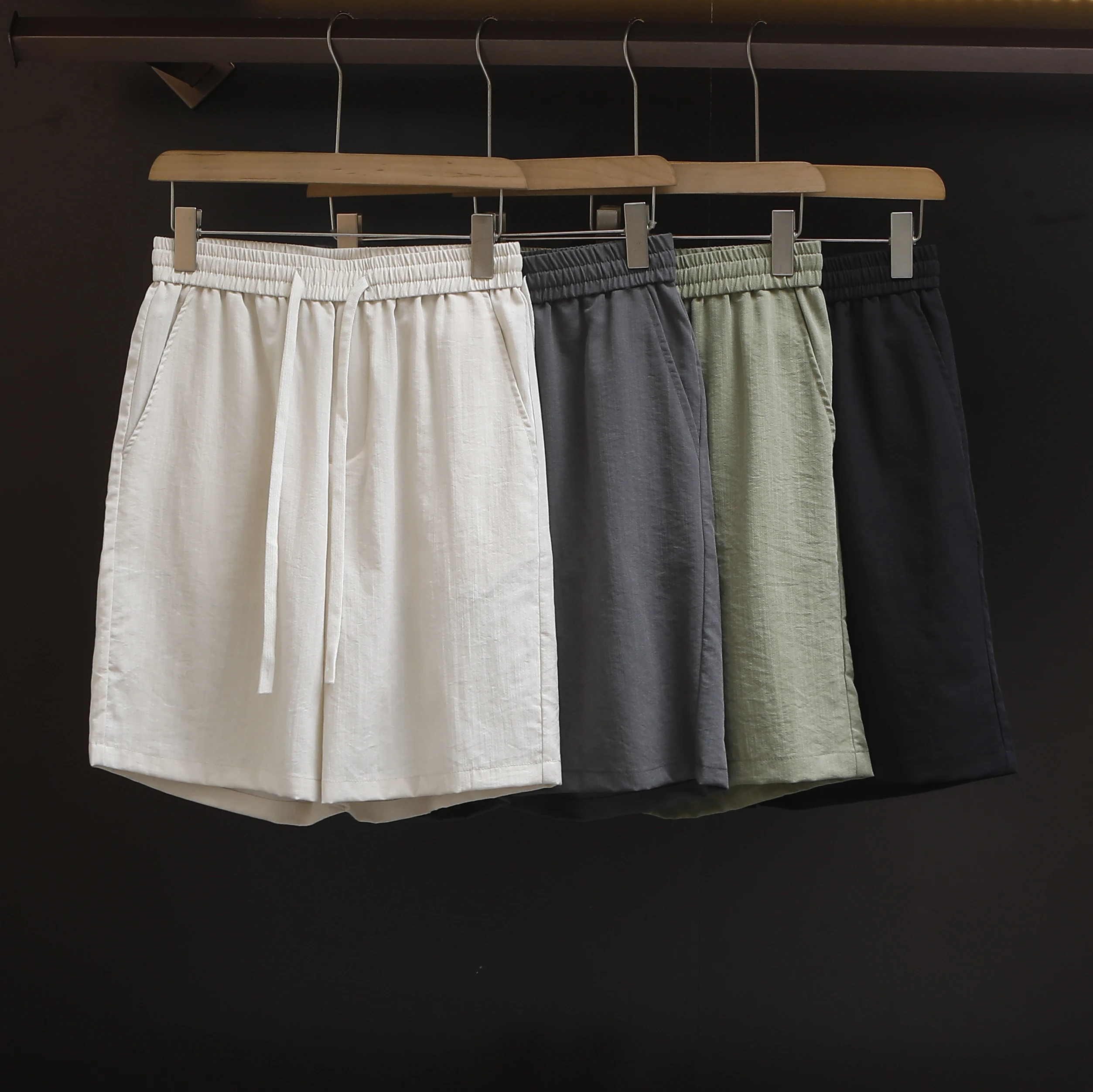 Comfortable Breathable Men's Summer Shorts Elastic Waist Pure Color Casual Versatile Five-Point Pants Short Length
Comfortable Breathable Men's Summer Shorts Elastic Waist Pure Color Casual Versatile Five-Point Pants Short Length