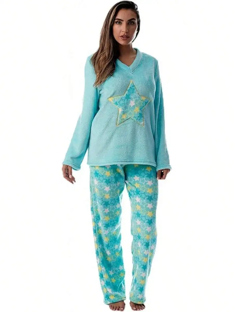 Plush Fleece Pajama Set For Women With Star Print
Plush Fleece Pajama Set For Women With Star Print