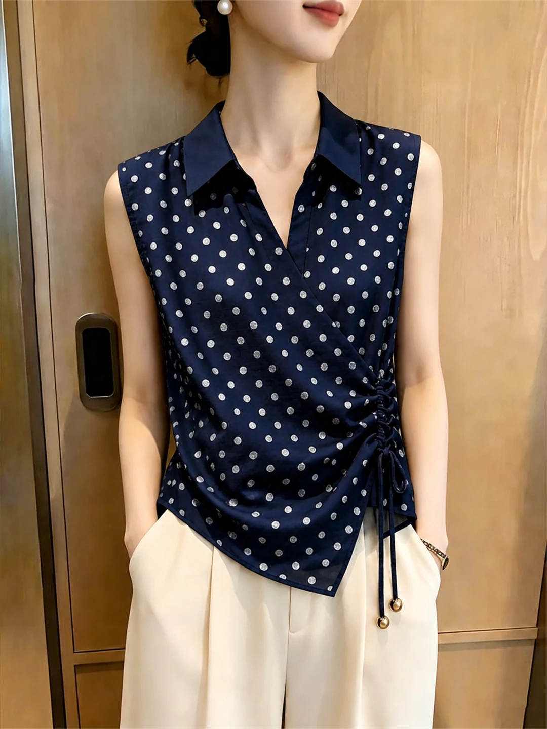 Summer Polka Dot Design Slim Fit Sleeveless Neck Vest Korean Style Contrast Color Belted Top Women's Fashion Casual Wear
Summer Polka Dot Design Slim Fit Sleeveless Neck Vest Korean Style Contrast Color Belted Top Women's Fashion Casual Wear