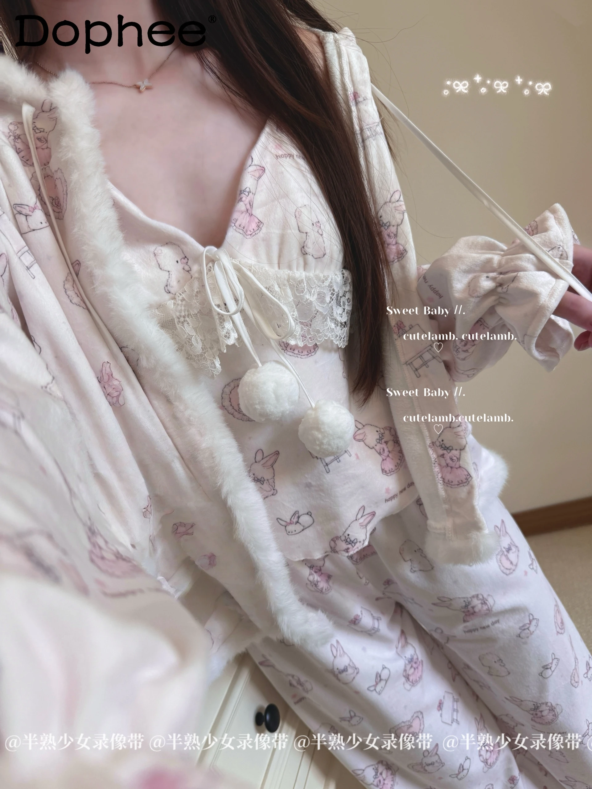 Осень-зима, новый японский стиль, оригинальный кукольный воротник, тонкая флисовая подкладка, мягкая пижама, теплый комплект домашней одежды для женщин
Осень-зима, новый японский стиль, оригинальный кукольный воротник, тонкая флисовая подкладка, мягкая пижама, теплый комплект домашней одежды для женщин