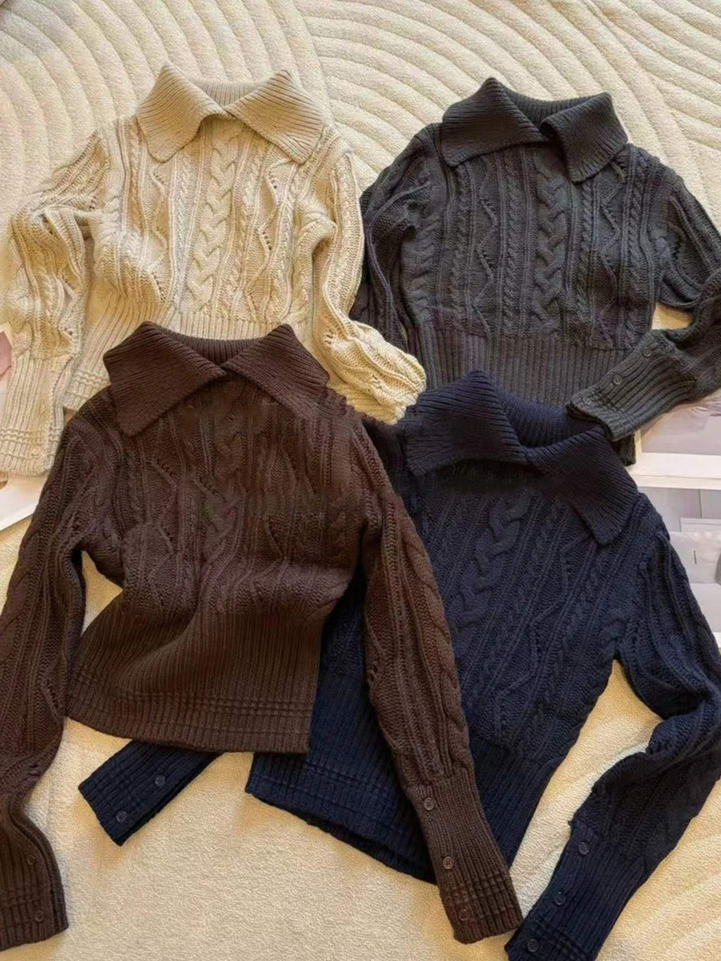 Soft Knitted Long Sleeve Twist Neck Sweater Vintage Simple Warm Fashion Inner Wear Autumn Winter Elegant Loose Style Women's Top
Soft Knitted Long Sleeve Twist Neck Sweater Vintage Simple Warm Fashion Inner Wear Autumn Winter Elegant Loose Style Women's Top