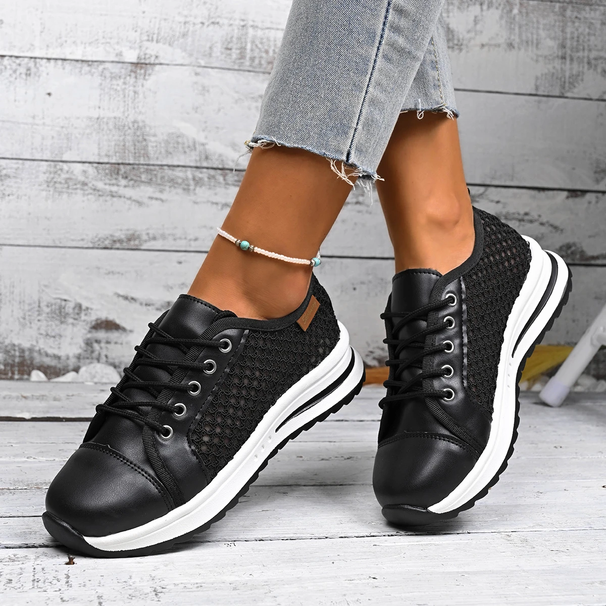 Модная вулканизированная обувь на мелкой шнуровке для весны и осени, новая удобная повседневная спортивная обувь с круглым носком для женщин
Модная вулканизированная обувь на мелкой шнуровке для весны и осени, новая удобная повседневная спортивная обувь с круглым носком для женщин