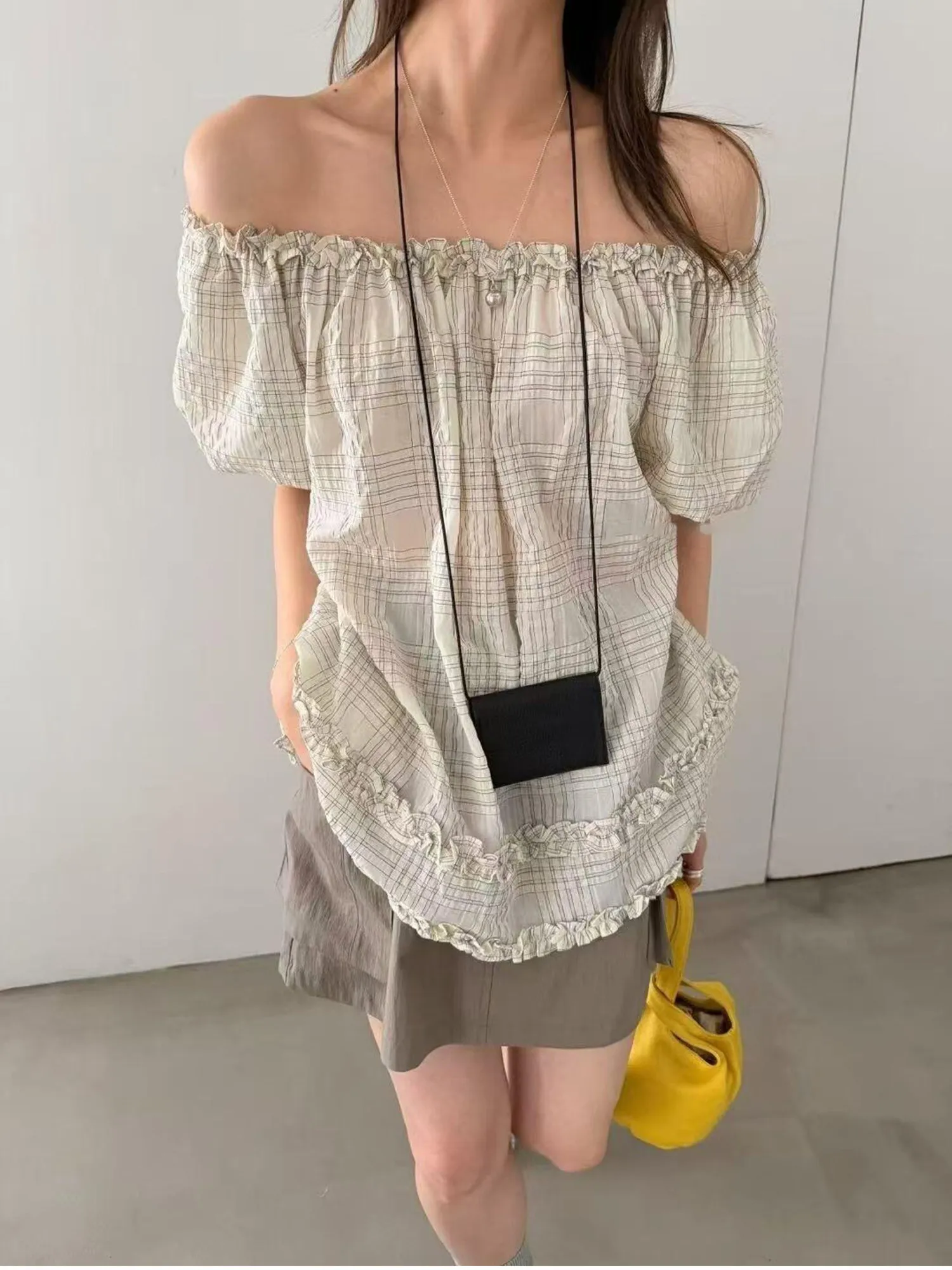 Sweet Retro Plaid Shirt Women's Loose Slimming Shoulder Bared Design Short Sleeve One-Shoulder Style Korean Commute Style
Sweet Retro Plaid Shirt Women's Loose Slimming Shoulder Bared Design Short Sleeve One-Shoulder Style Korean Commute Style